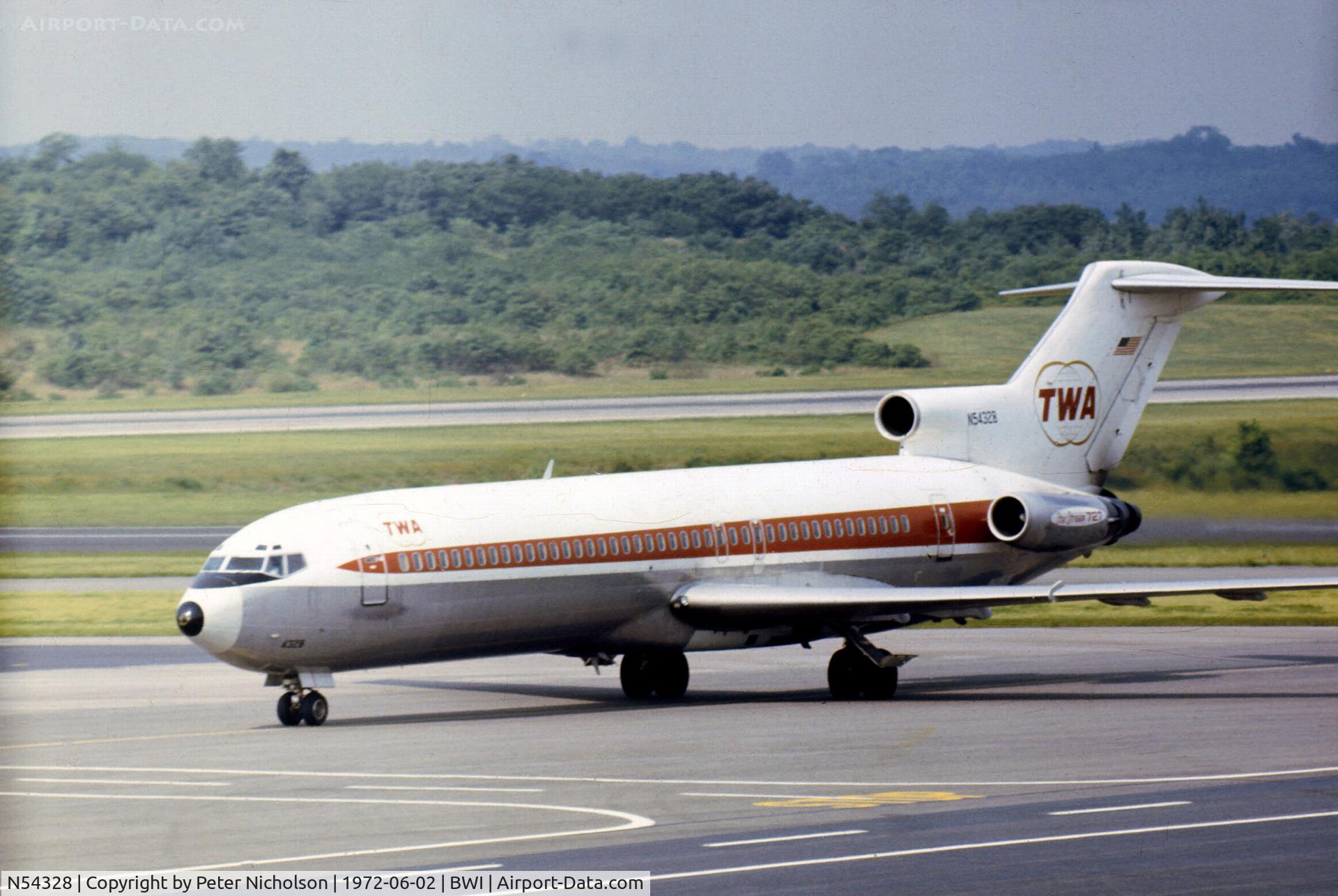 N54328, 1970 Boeing 727-231 C/N 20306, *** IN MEMORIAM ***
Sadly this Boeing 727-231 of TWA seen at Friendship Airport in the Summer of 1972 crashed with the loss of all life in December 1974 at Dulles.