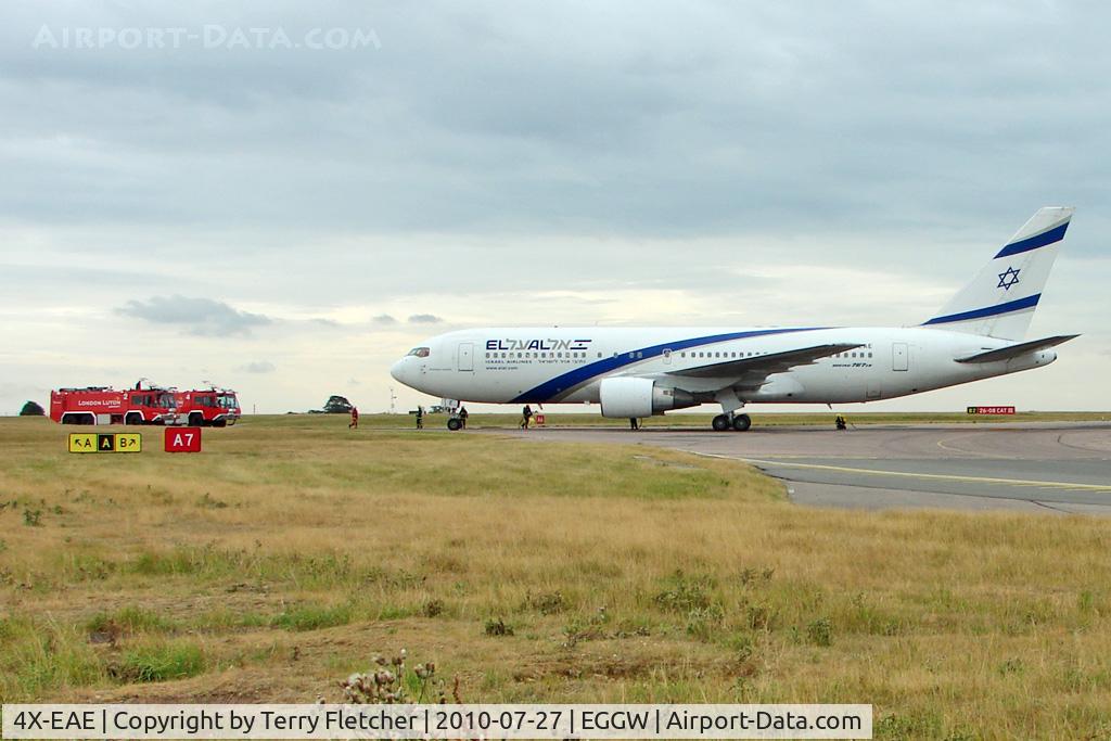 4X-EAE, 1990 Boeing 767-27E/ER C/N 24832, Boeing 767-27E(ER), c/n: 24832/316 El Al B767 was noted with smoking undercarriage after landing - needed Fire Brigade attention before towing to stand