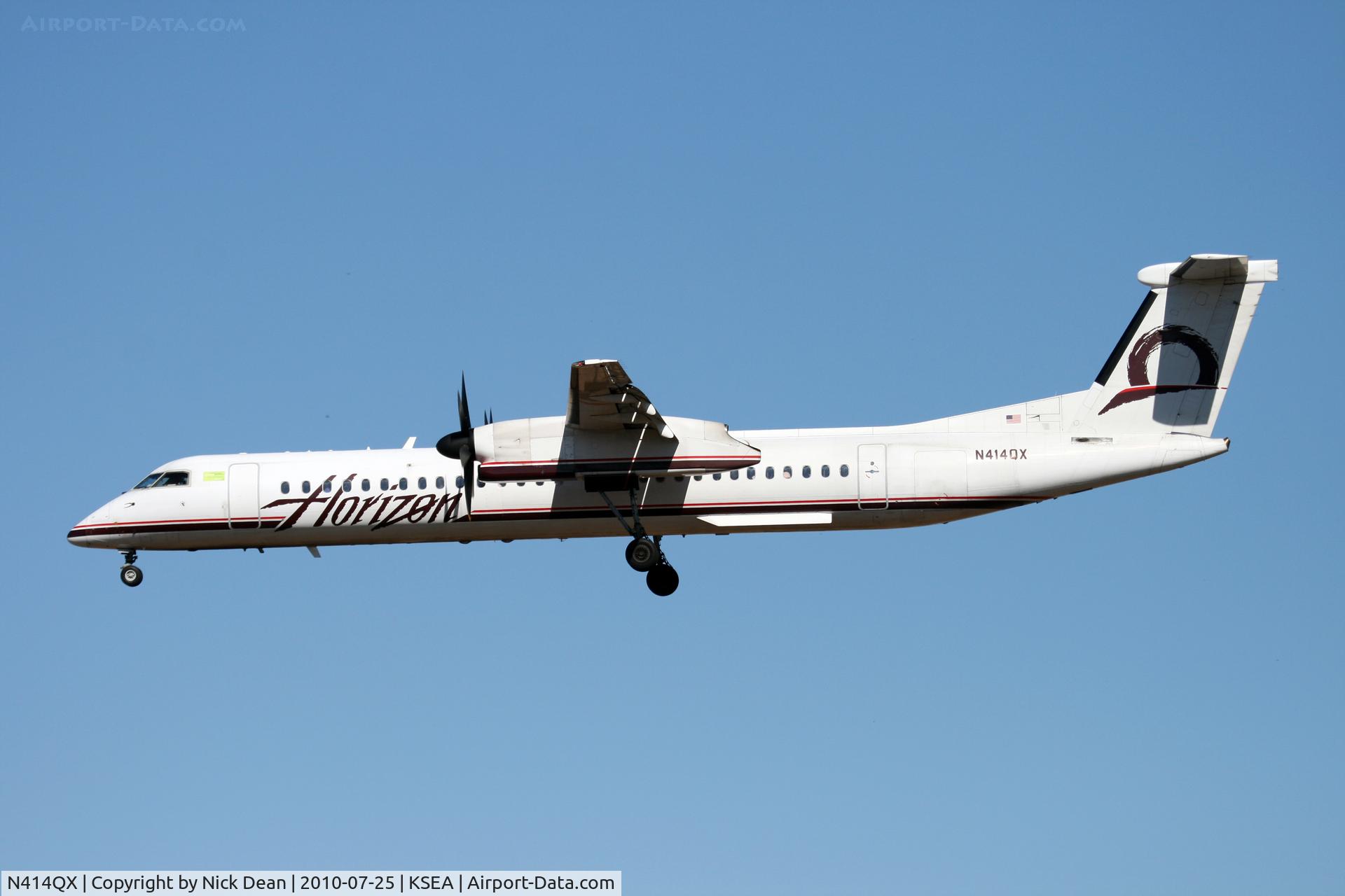 N414QX, 2002 Bombardier DHC-8-402 Dash 8 C/N 4061, KSEA