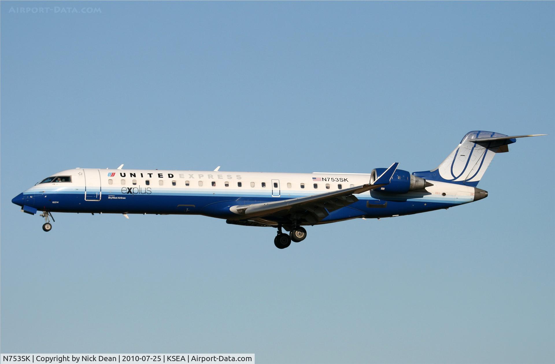 N753SK, 2005 Bombardier CRJ-701ER (CL-600-2C10) Regional Jet C/N 10214, KSEA