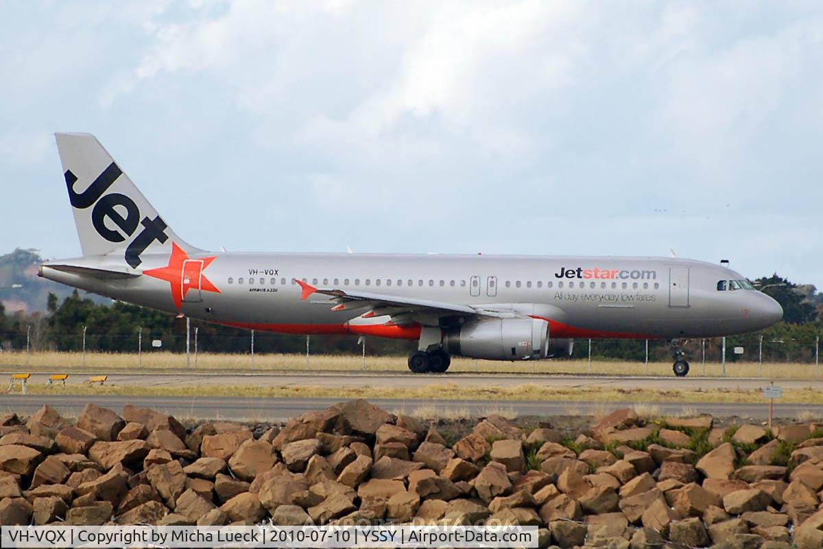 VH-VQX, 2004 Airbus A320-232 C/N 2322, At Sydney