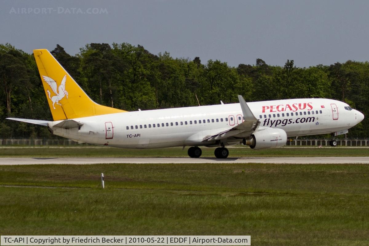 TC-API, 2002 Boeing 737-86N C/N 32732/1056, rotation