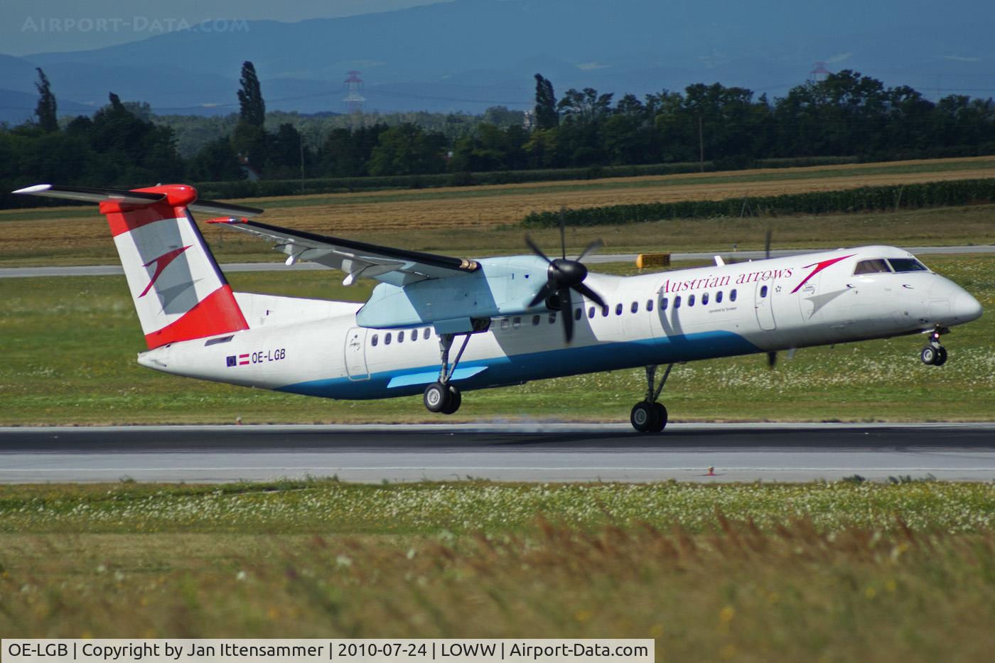 OE-LGB, 1999 De Havilland Canada DHC-8-402Q Dash 8 C/N 4015, Austrian Arrows