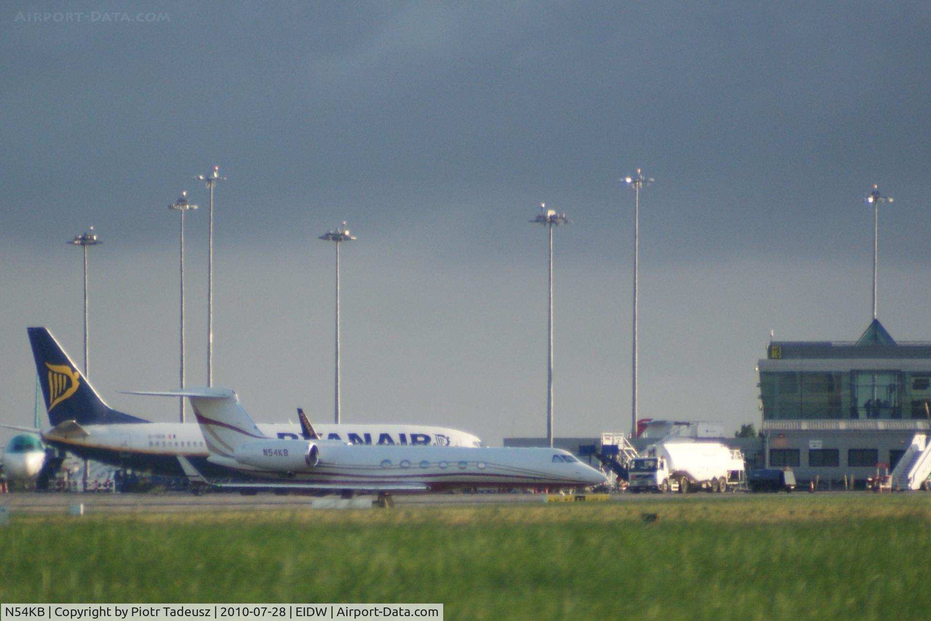 N54KB, 2000 Gulfstream Aerospace G-V C/N 627, Dublin
