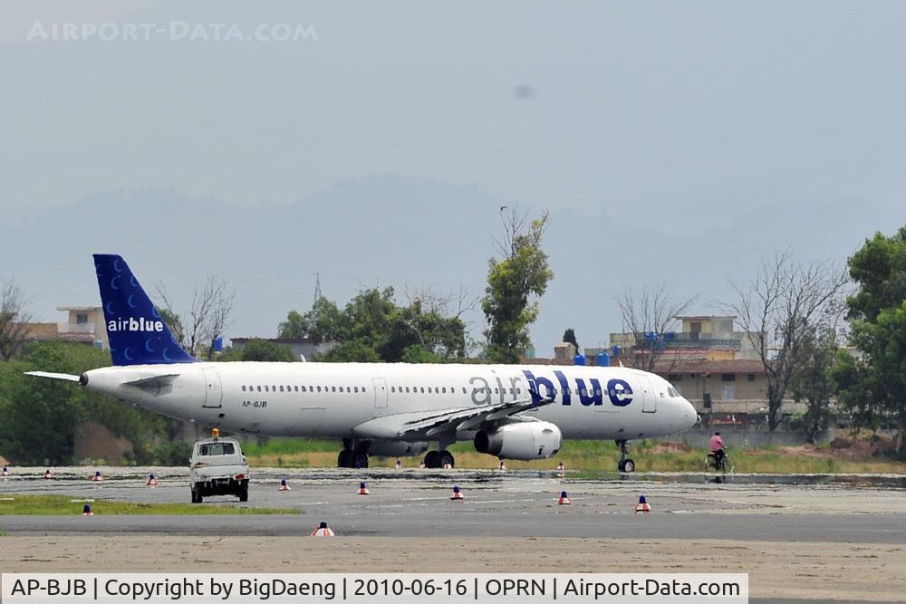 AP-BJB, 2000 Airbus A321-231 C/N 1218, Another photo taken in Islamabad of AP-BJB.