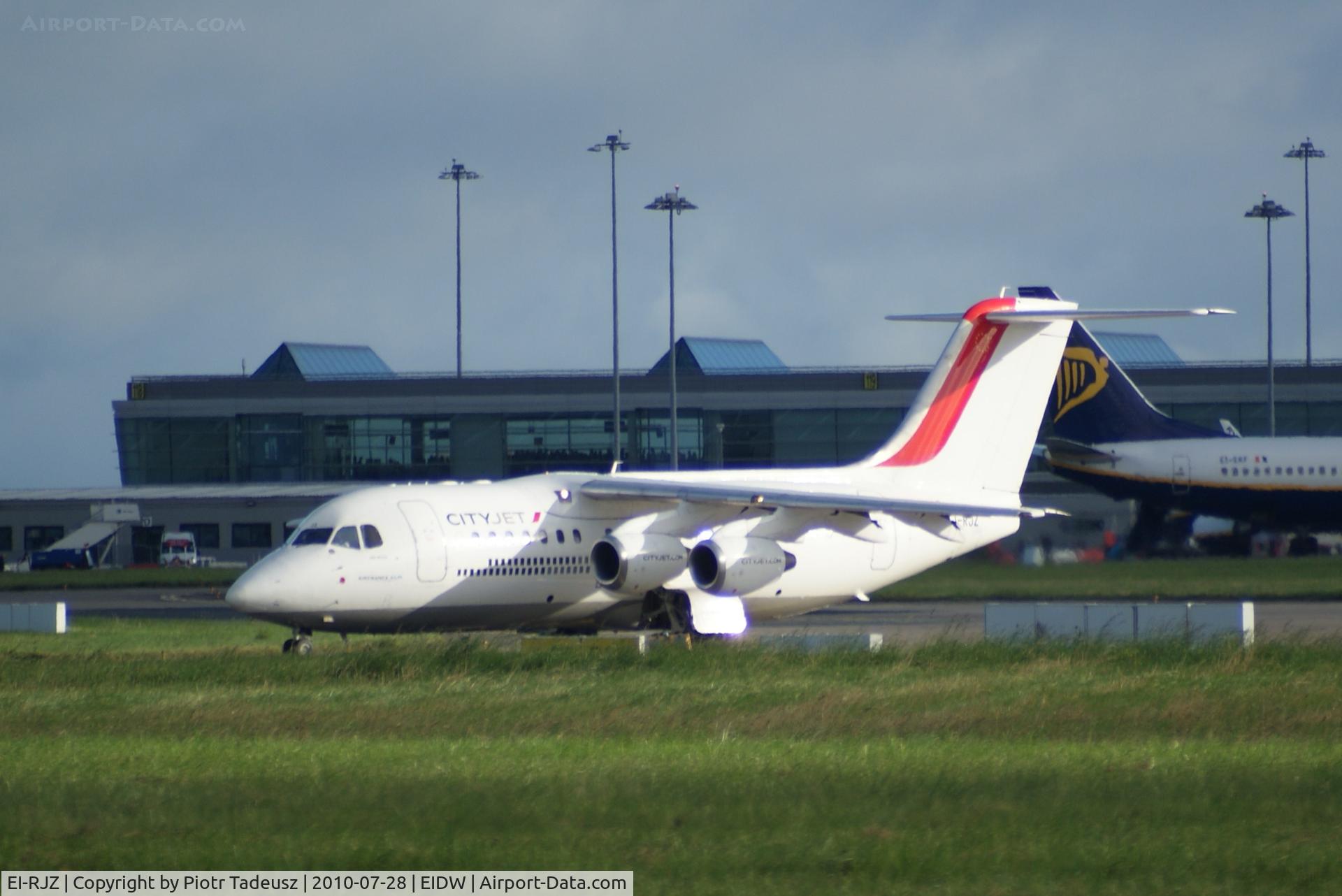 EI-RJZ, 1998 BAe Systems Avro 146-RJ85A C/N E.2326, Dublin