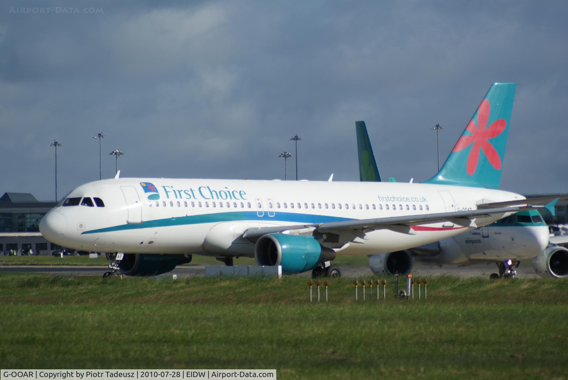 G-OOAR, 2000 Airbus A320-214 C/N 1320, on runway