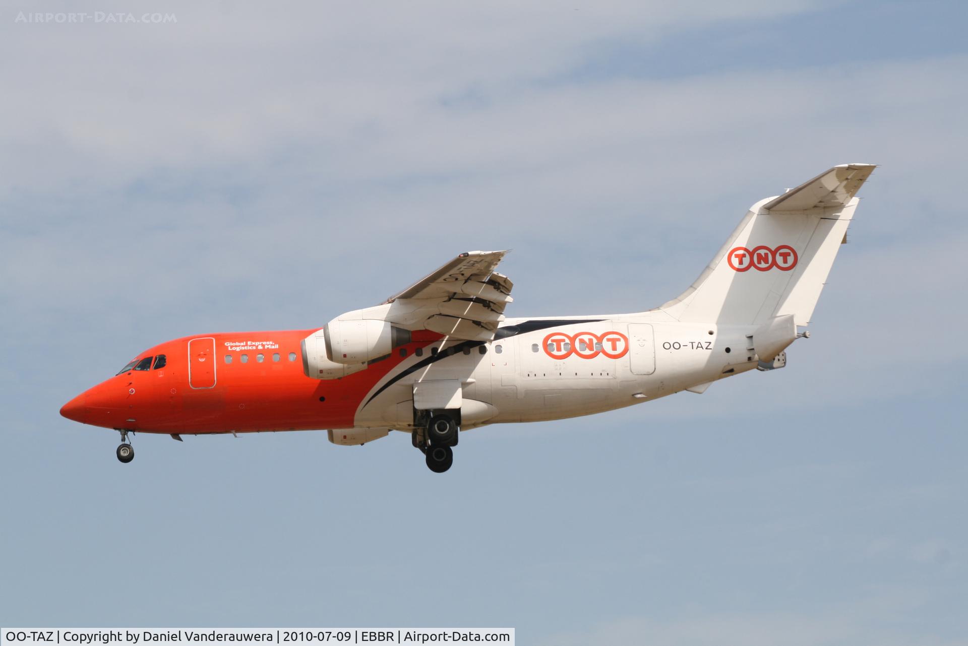 OO-TAZ, 1991 British Aerospace BAe.146-200QC Quick Change C/N E2188, Arrival of flight TAY5850 to RWY 25L