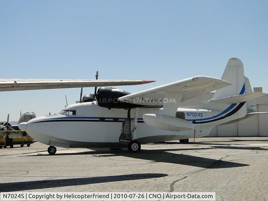 N7024S, Grumman HU-16B Albatross C/N G-258, Grumman SA-16B Albatross, redesignated HU-16B in 1962. 51-7195 (c/n G-258) Parked in Yank's Air Museum outside display area, Chino, Ca