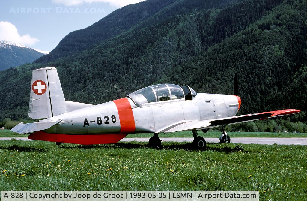 A-828, Pilatus P3-05 C/N 466-15, This P-3 was photographed during the last ever Wiederholungskurs at Raron. It was used for light liaison work.
