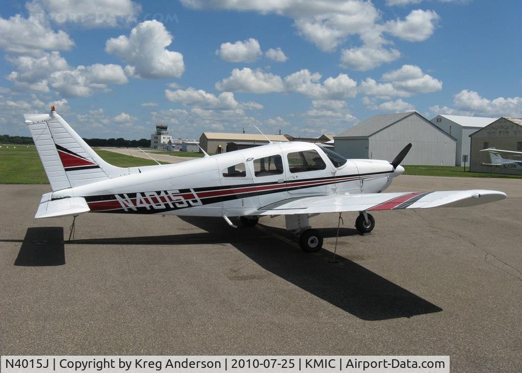 N4015J, 1966 Piper PA-28-181 Archer C/N 28-8090034, Piper PA-28-181 Archer on the ramp.