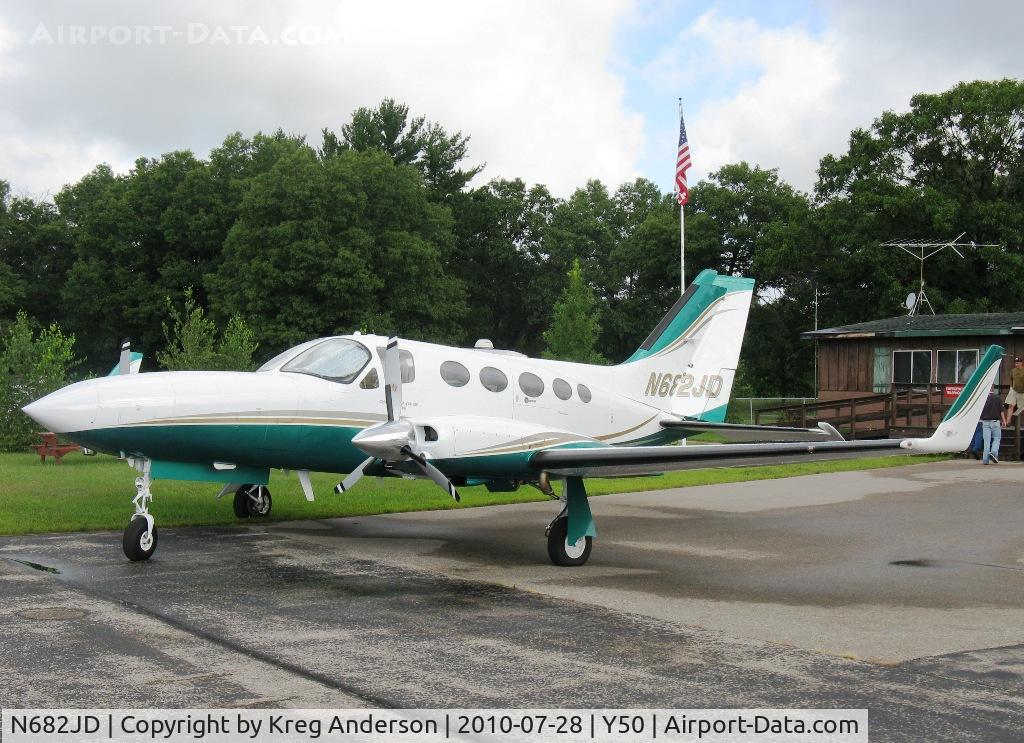 N682JD, 1981 Cessna 414A Chancellor C/N 414A0802, Cessna 414A Chancellor on the ramp.