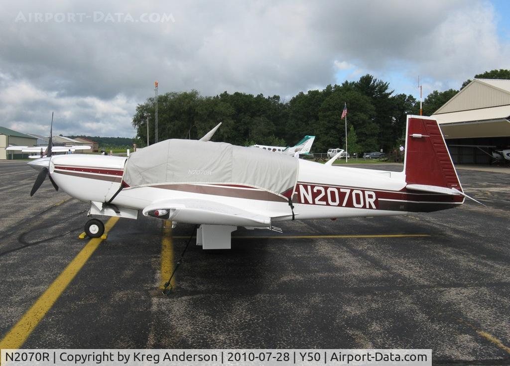 N2070R, 1997 Mooney M20M Bravo C/N 27-0227, Mooney M20M on the ramp.