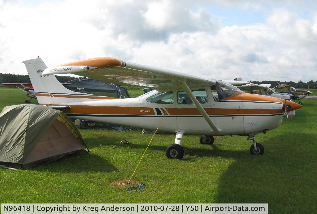 N96418, 1978 Cessna 182Q Skylane C/N 18266714, Cessna 182Q Skylane in the grass.