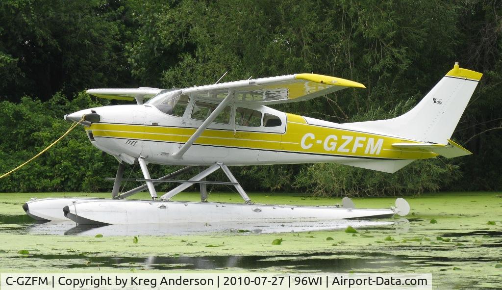 C-GZFM, Cessna 182 (Sealane) Skylane C/N RJN 1, Sealane 182 moored at Airventure 2010.