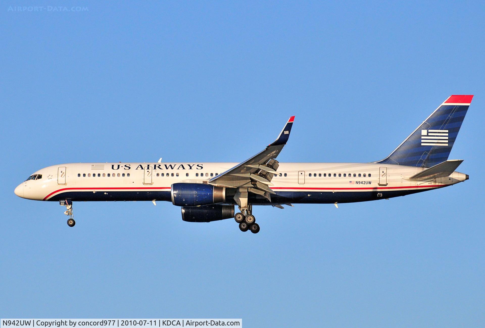 N942UW, 1995 Boeing 757-2B7 C/N 27807, Seen at KDCA on 7/11/2010