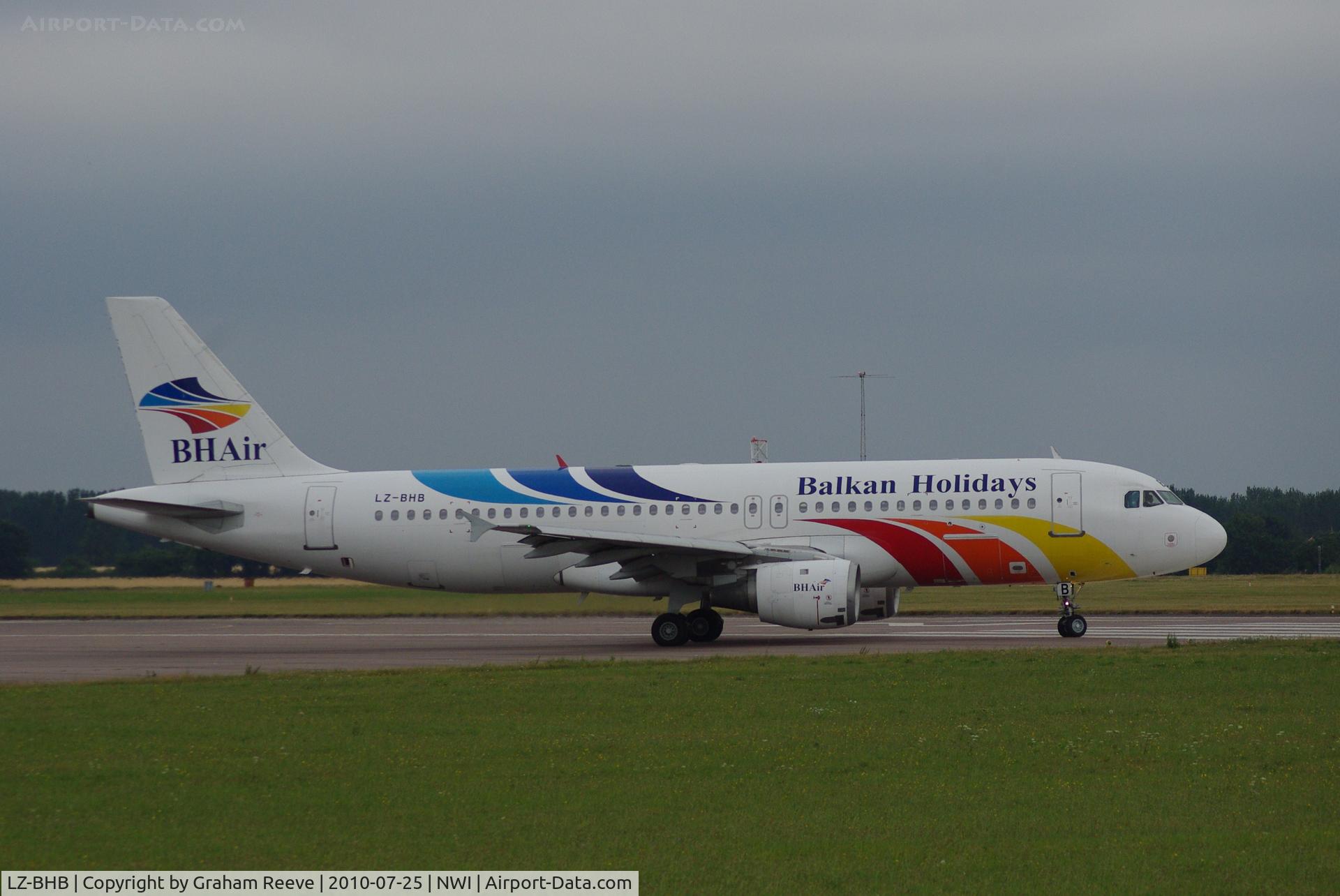 LZ-BHB, 1992 Airbus A320-212 C/N 294, About to depart.