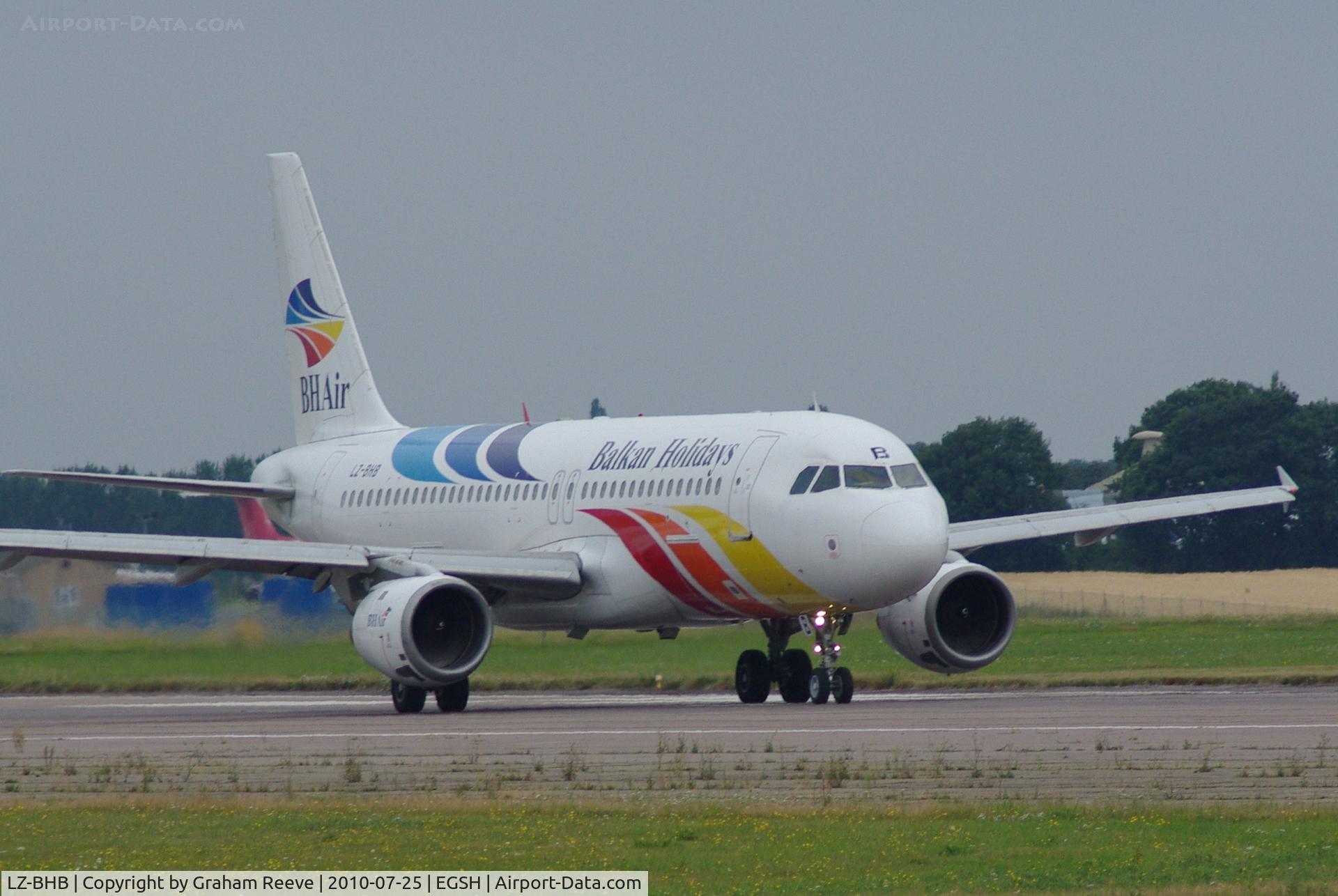 LZ-BHB, 1992 Airbus A320-212 C/N 294, About to depart.