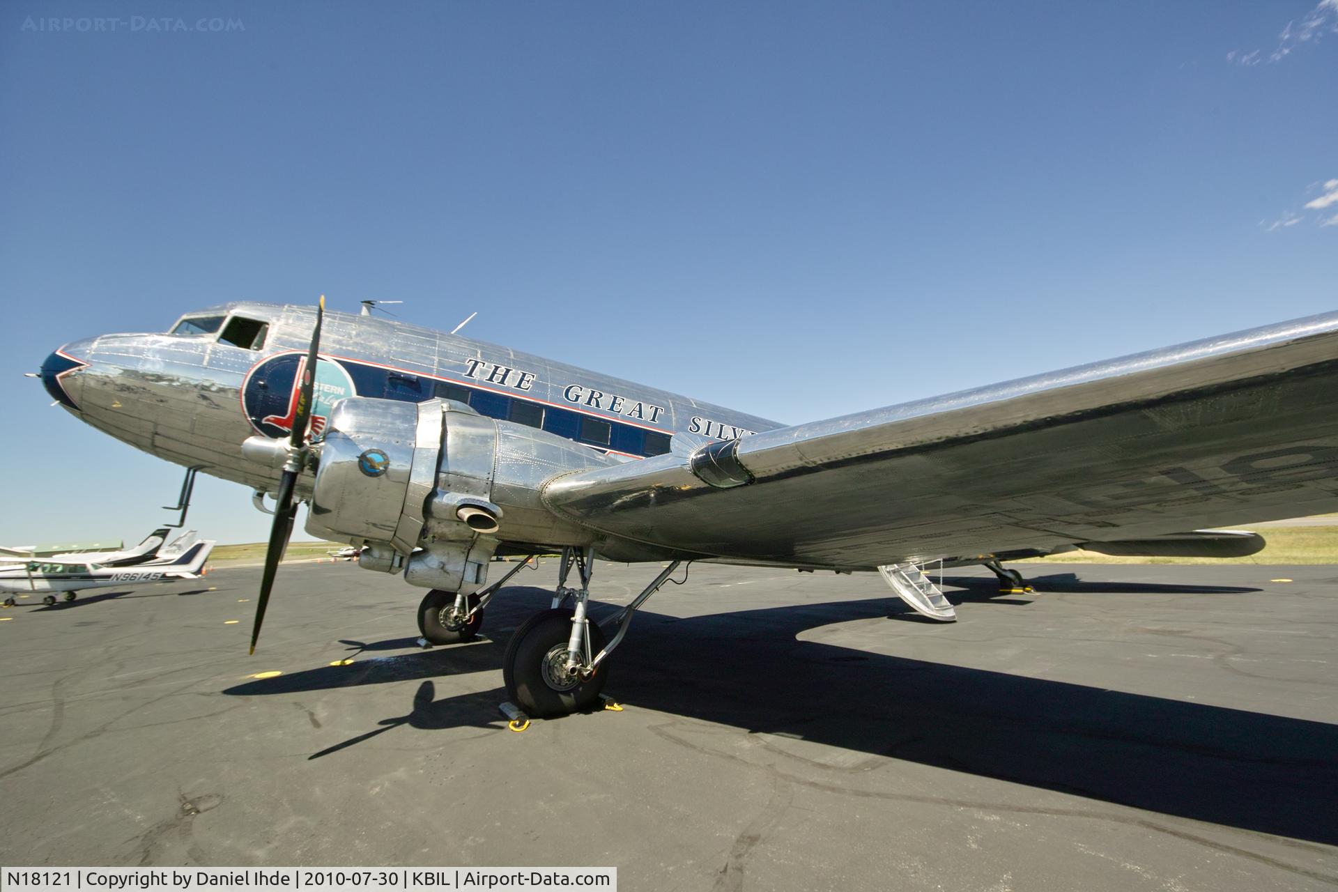 N18121, 1937 Douglas DC-3A (DC-3-201) C/N 1997, Eastern Airlines DC-3