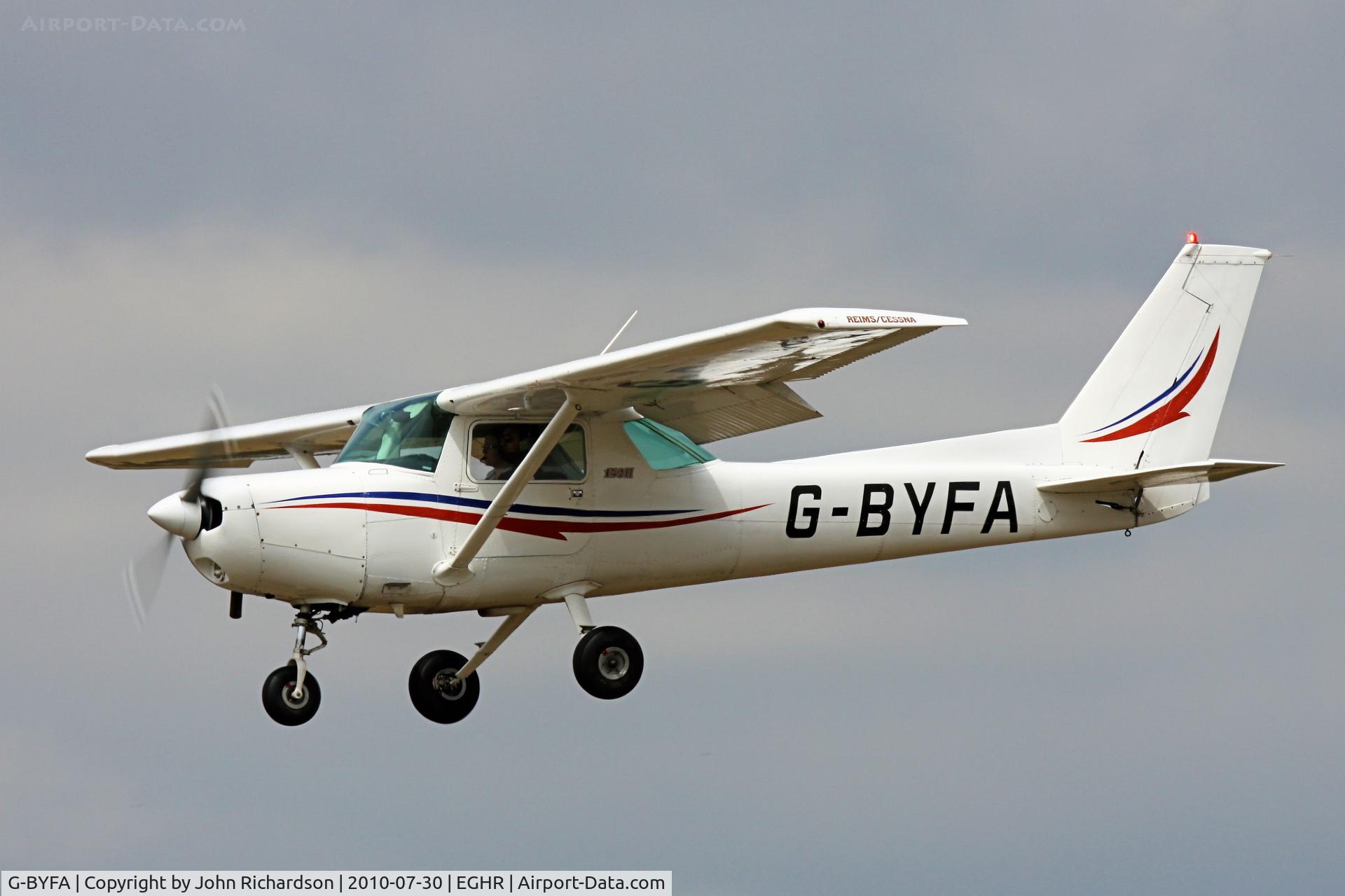 G-BYFA, 1985 Reims Cessna F152 C/N 1968, Late finals into Goodwood