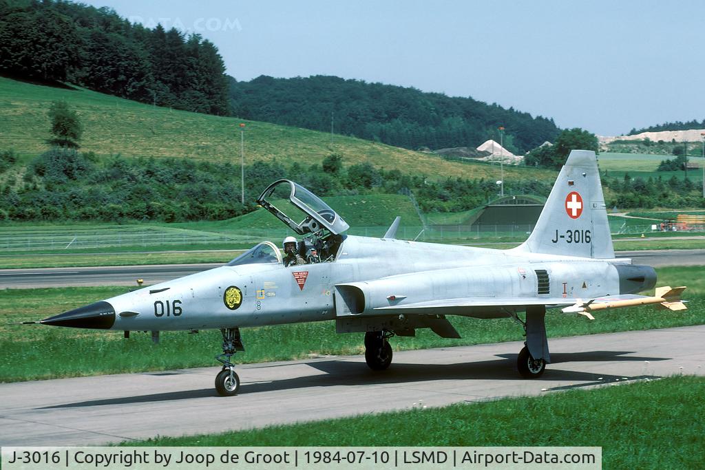 J-3016, Northrop F-5E Tiger II C/N L.1016, My first visit to an Swiss airbase produced lots of freshly delivered Tigers.