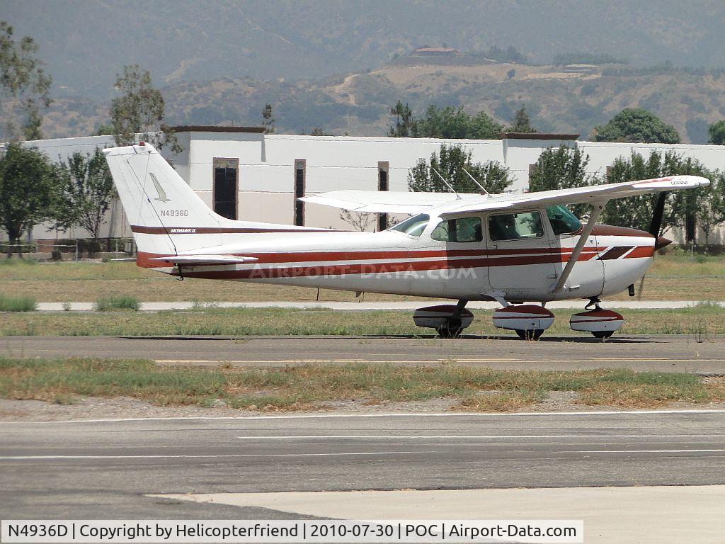 N4936D, 1979 Cessna 172N C/N 17272405, Fast taxi to runway 26L