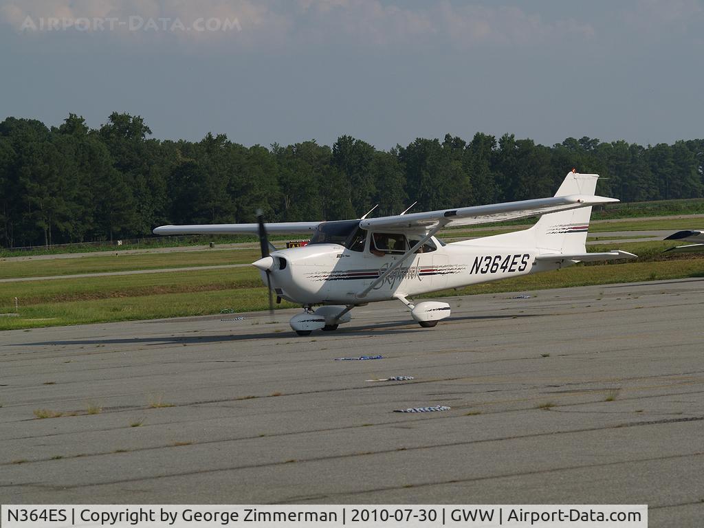 N364ES, 1997 Cessna 172R C/N 17280015, Arrival taxi for weekend parking @ Goldsboro-Wayne