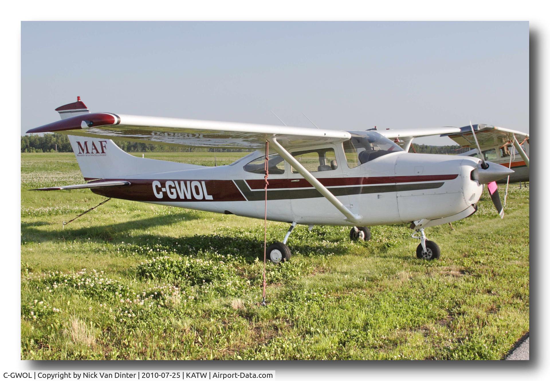 C-GWOL, 1977 Cessna R182 Skylane RG C/N R18200122, Sure KATW is nice ... I still want to go to Oshkosh!
