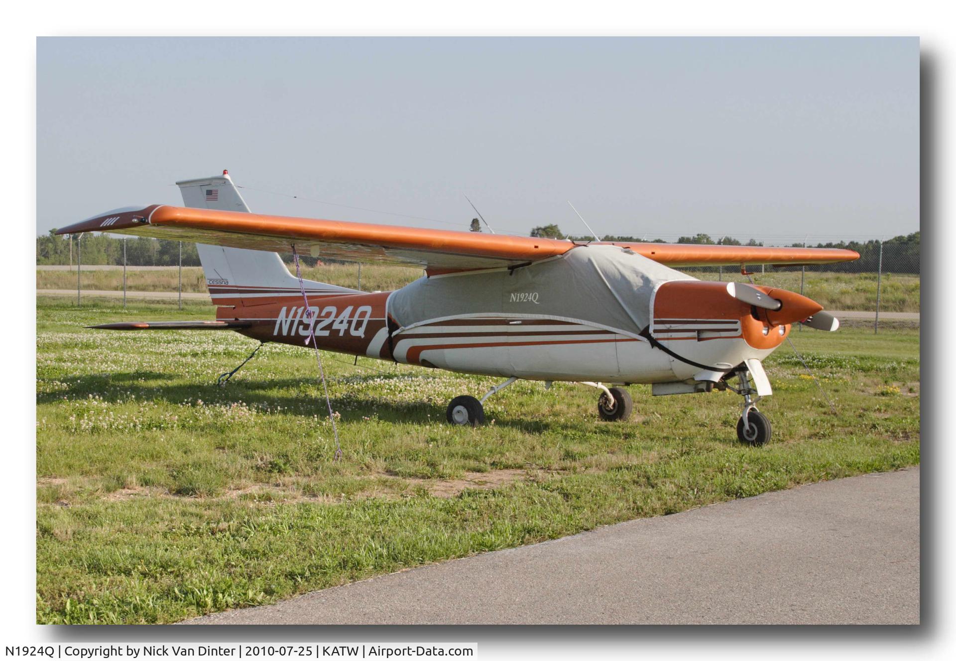 N1924Q, 1972 Cessna 177RG Cardinal C/N 177RG0324, Sure KATW is nice ... I still want to go to Oshkosh!