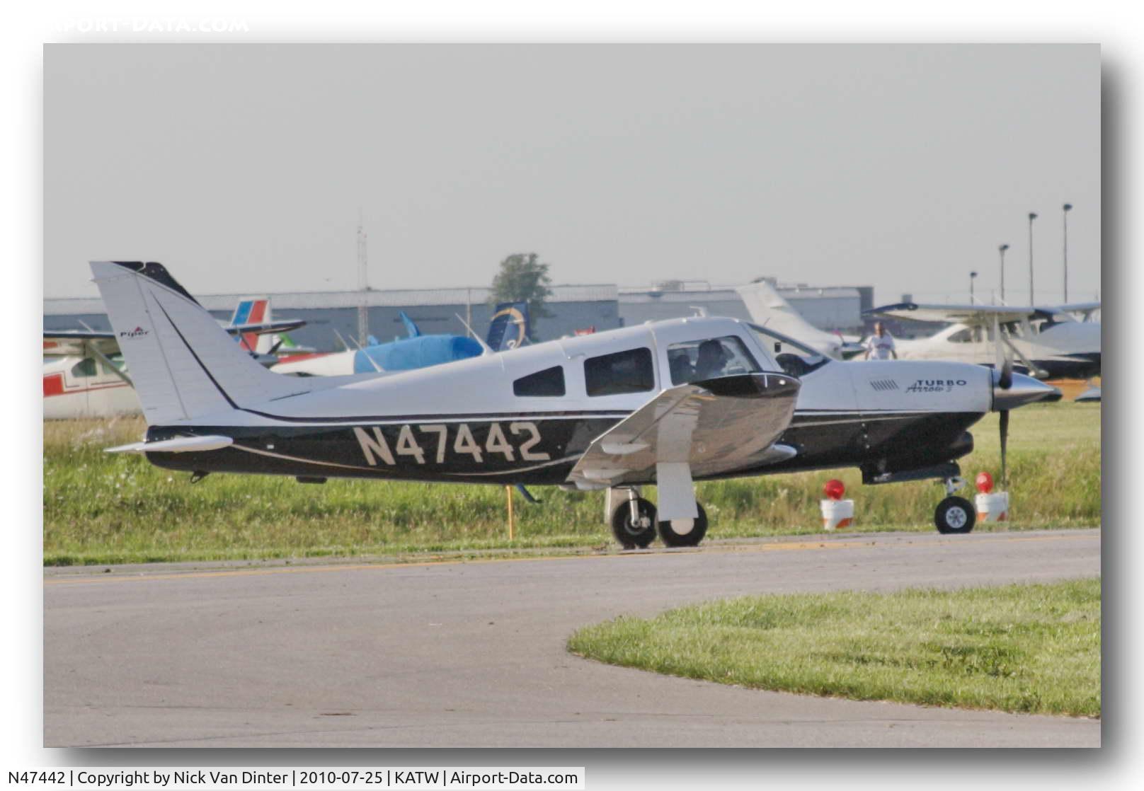 N47442, 1977 Piper PA-28R-201T Cherokee Arrow III C/N 28R-7703377, Sure KATW is nice ... I still want to go to Oshkosh!