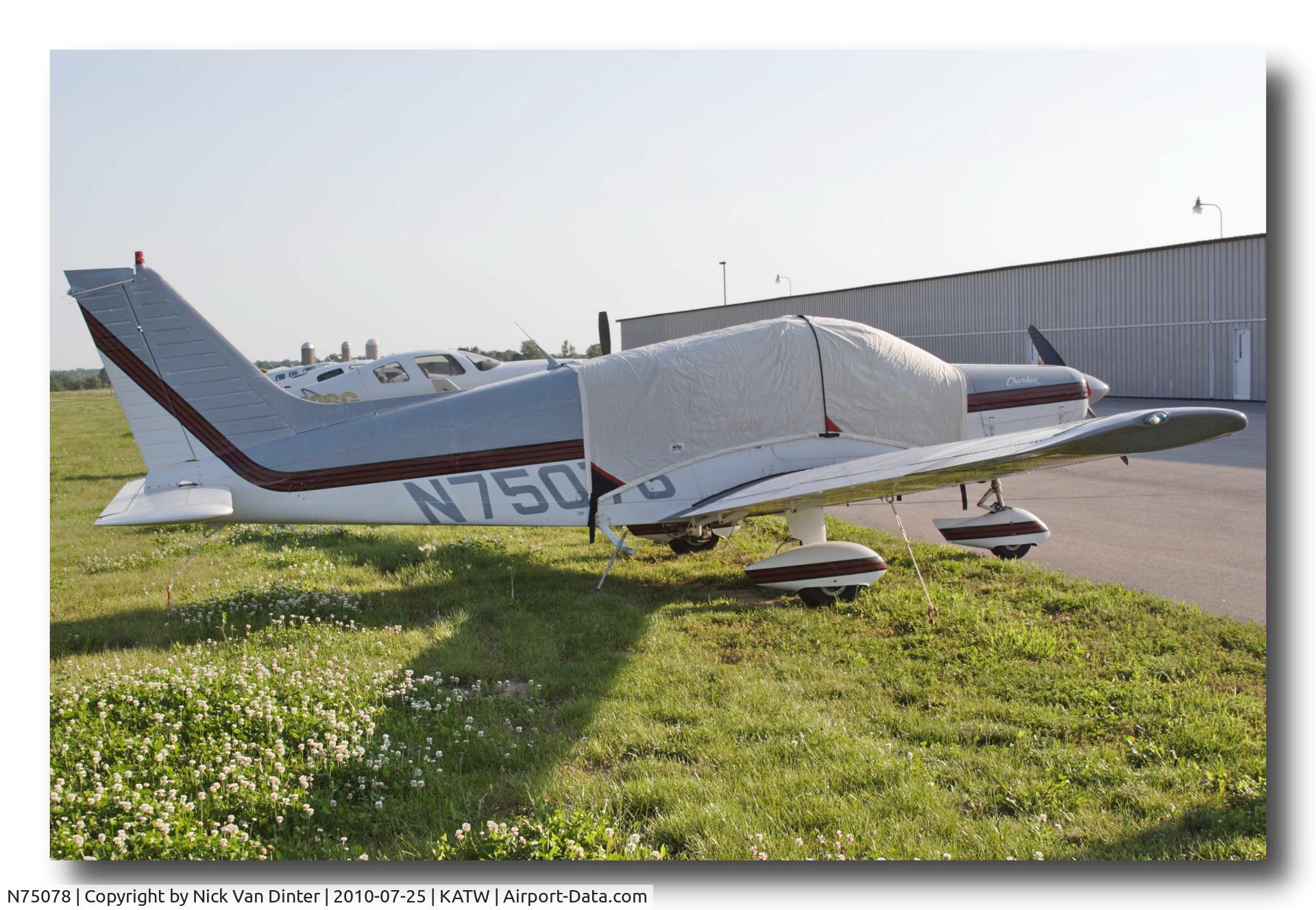 N75078, 1976 Piper PA-28-151 C/N 28-7615246, Sure KATW is nice ... I still want to go to Oshkosh!