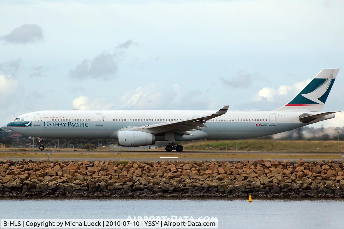 B-HLS, 2001 Airbus A330-343 C/N 423, At SYdney