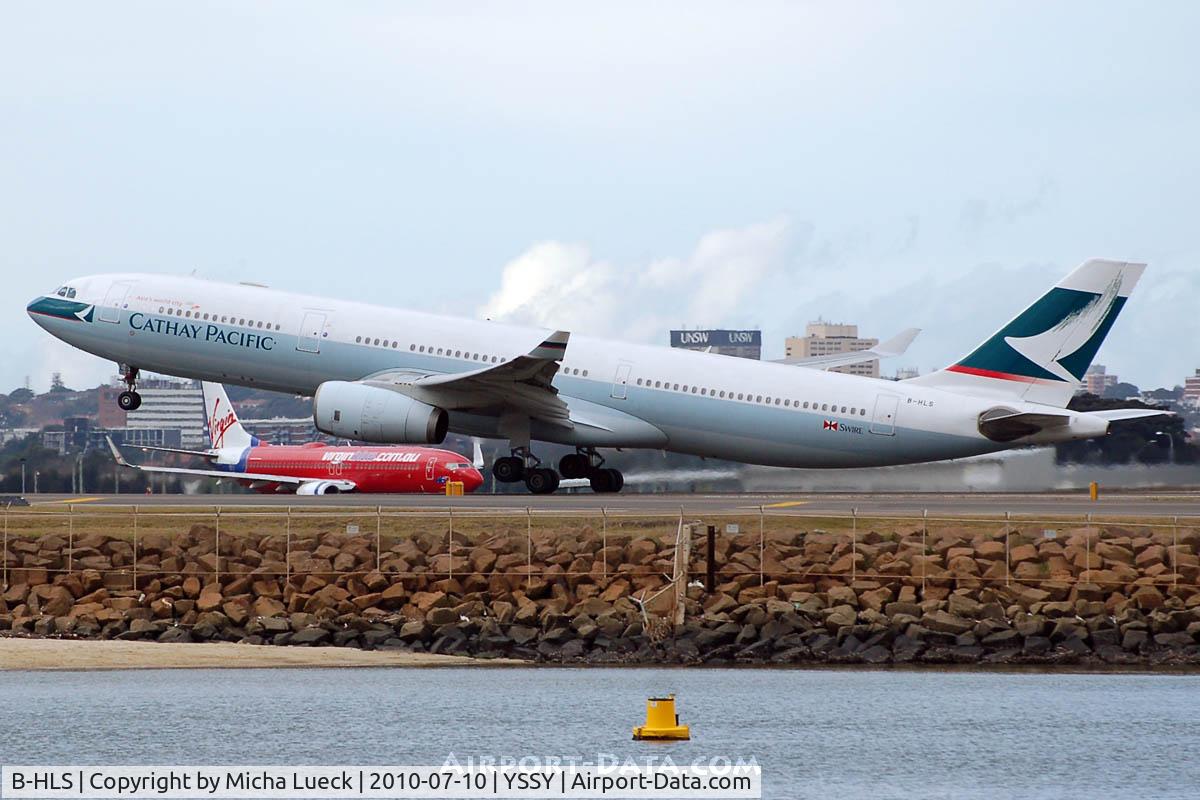 B-HLS, 2001 Airbus A330-343 C/N 423, At Sydney