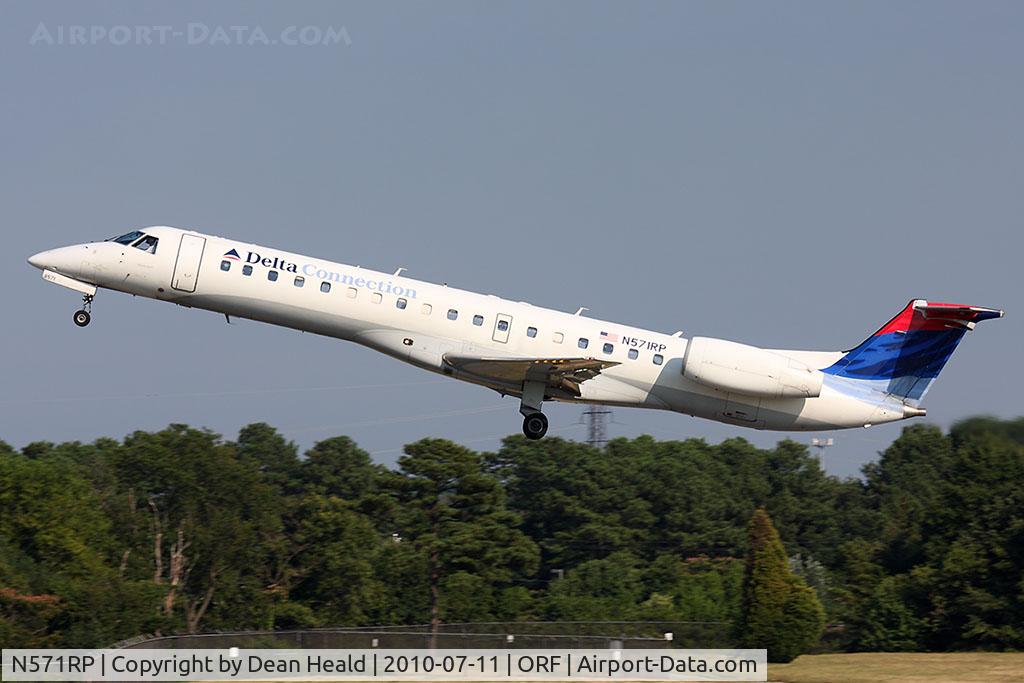 N571RP, 2004 Embraer EMB-145LR C/N 14500827, Delta Connection (Chautauqua Airlines) N571RP (FLT CHQ6075) climbing out from RWY 5 en route to Detroit Metro Wayne County (KDTW).