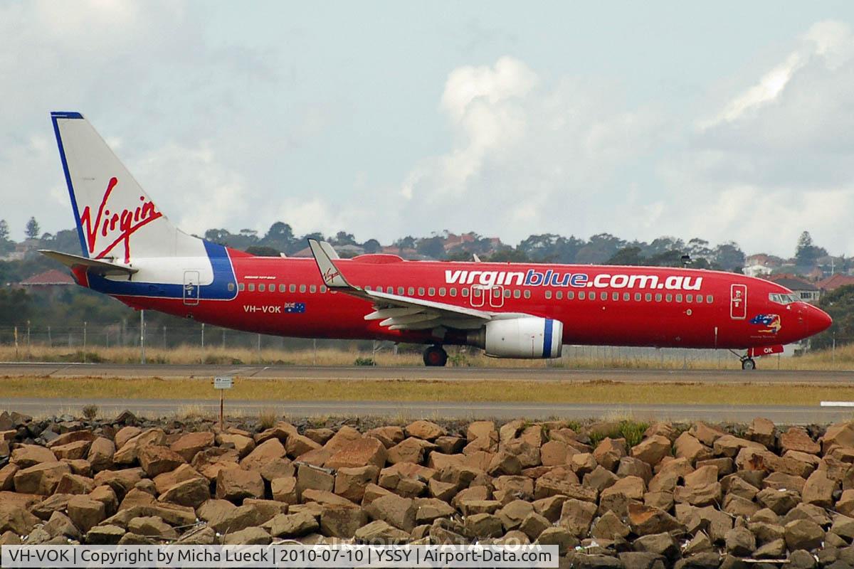 VH-VOK, 2003 Boeing 737-8FE C/N 33758, At Sydney