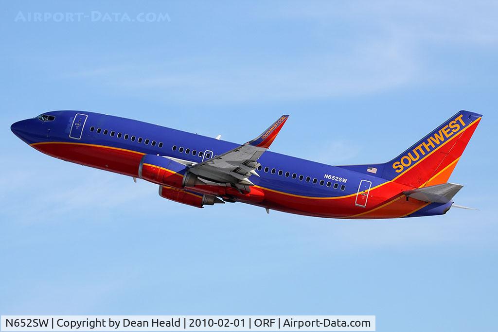 N652SW, 1997 Boeing 737-3H4 C/N 27722, Southwest Airlines N652SW (FLT SWA439) climbing out from RWY 5 en route to Jacksonville Int'l (KJAX).