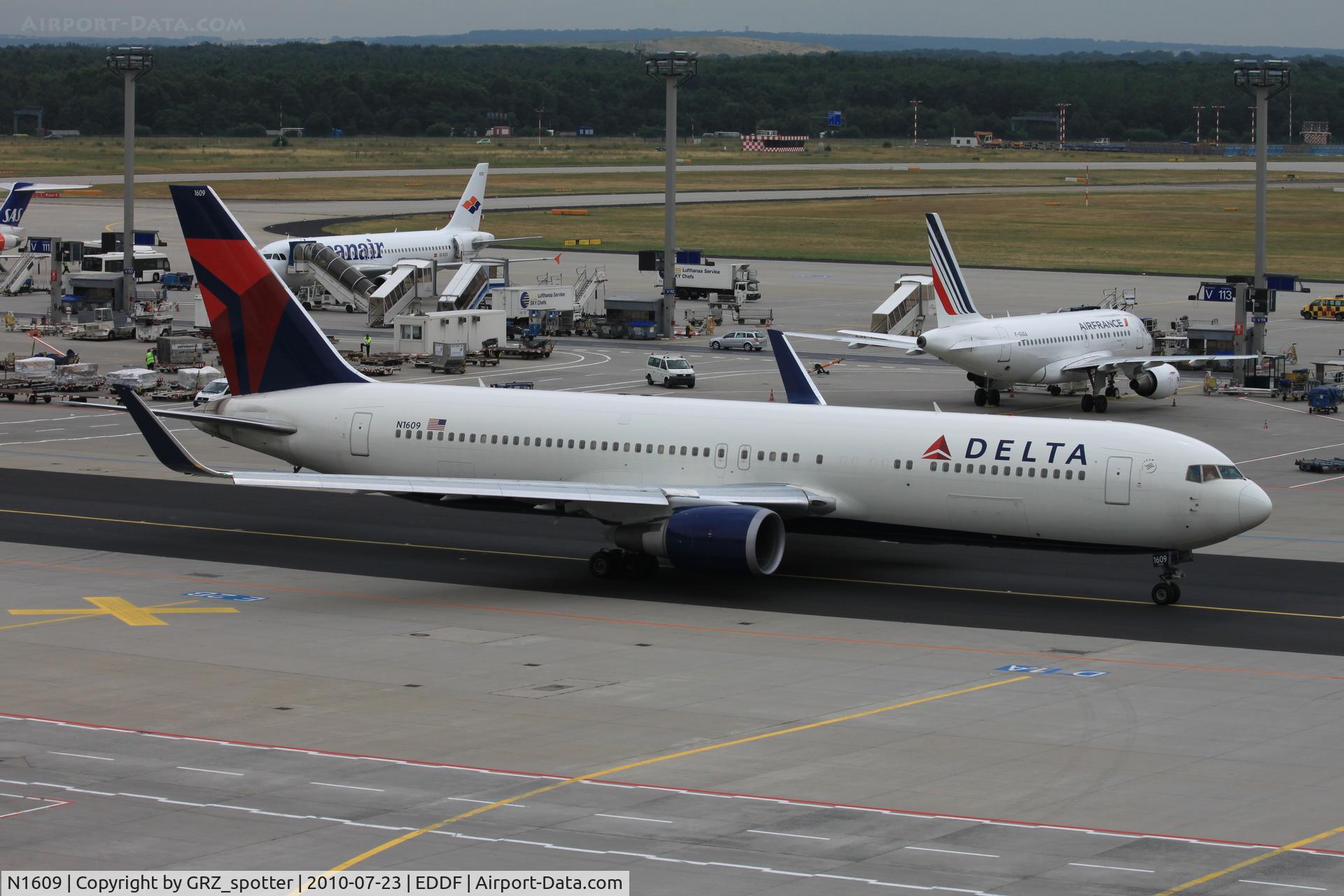 N1609, 2000 Boeing 767-332 C/N 30574, ...