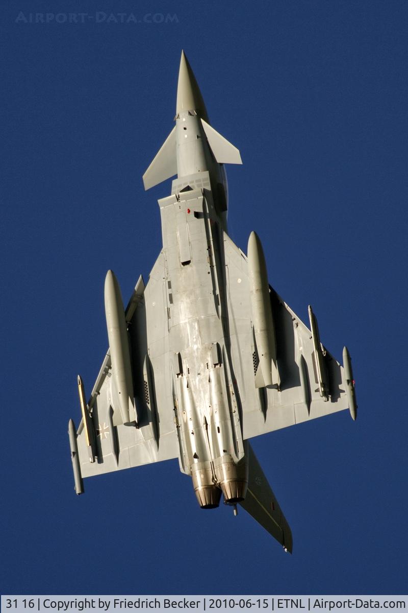 31 16, Eurofighter EF-2000 Typhoon S C/N AS009, straight up
