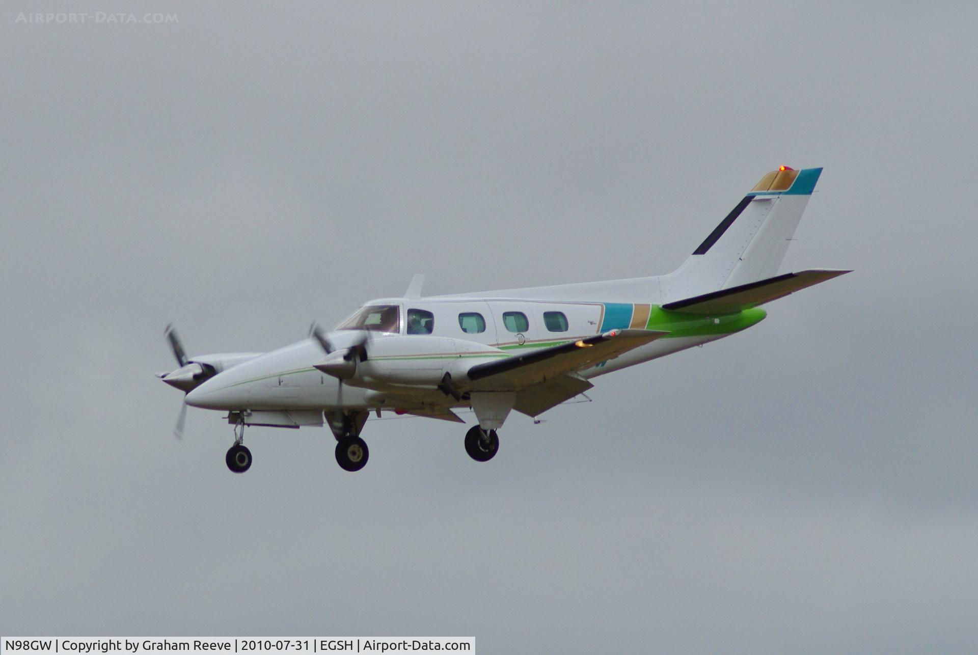 N98GW, 1972 Beech A60 Duke C/N P-187, Landing at Norwich.