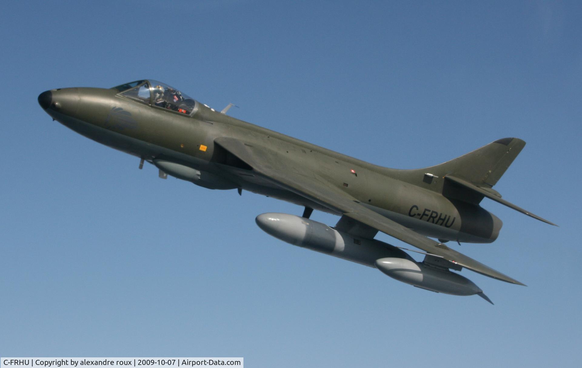 C-FRHU, 1959 Hawker Hunter F.58 C/N 41H-697440, in flight