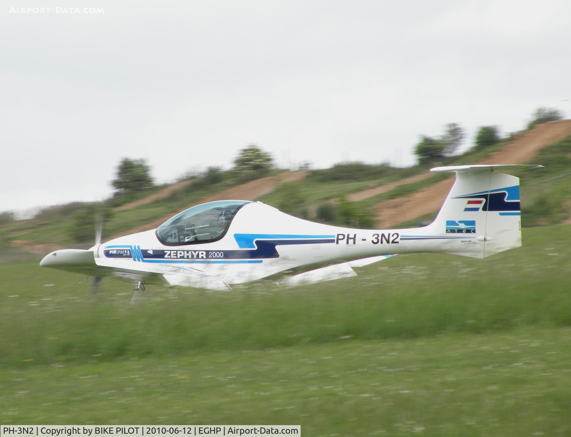 PH-3N2, 2001 ATEC Zephyr 2000 C/N Z420801A, NICE DUTCH VISITOR