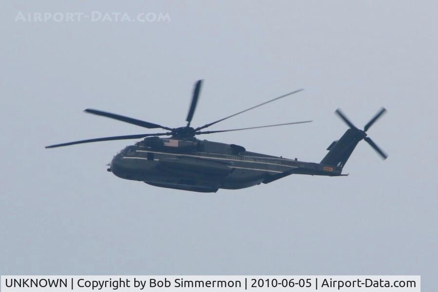 UNKNOWN, Helicopters Various C/N unknown, Marine helicopter seen near Marion, Ohio, en route to Battle Creek, Michigan for President Obama.