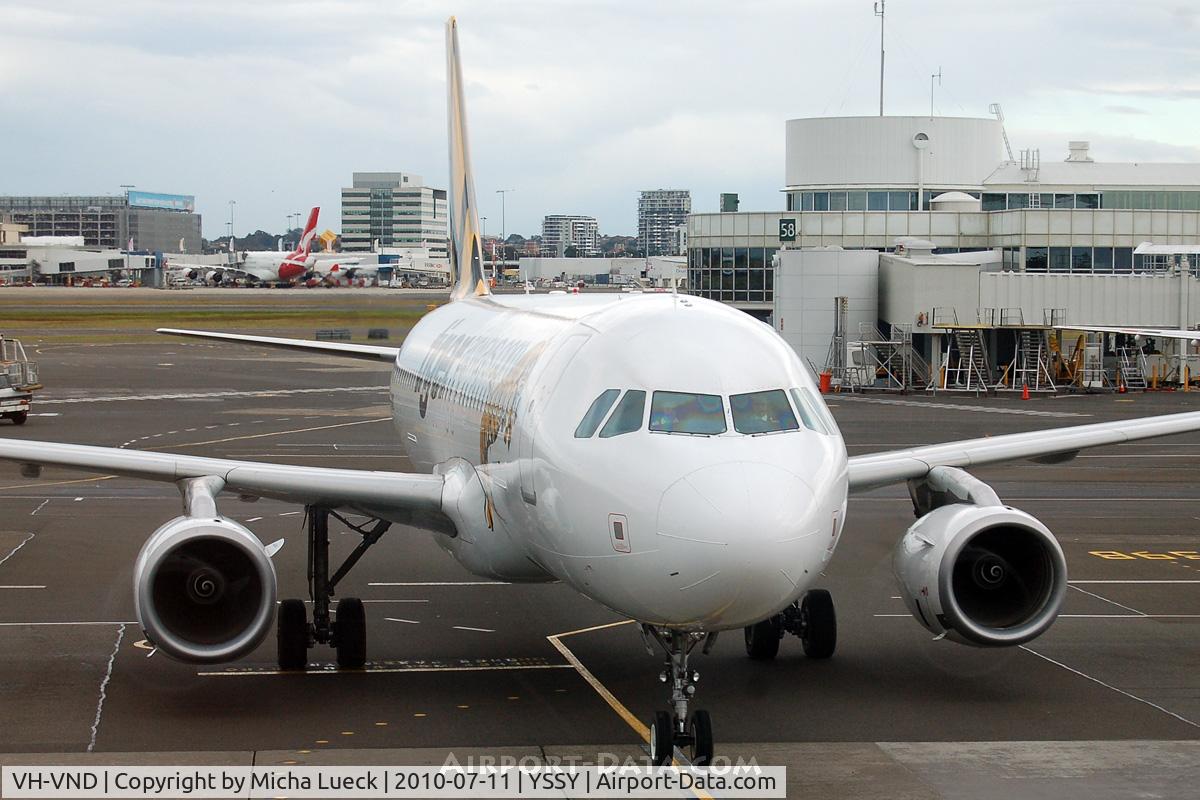 VH-VND, 2007 Airbus A320-232 C/N 3296, At Sydney