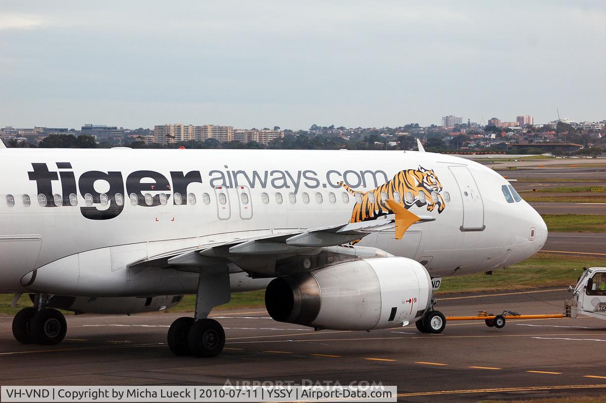 VH-VND, 2007 Airbus A320-232 C/N 3296, At Sydney