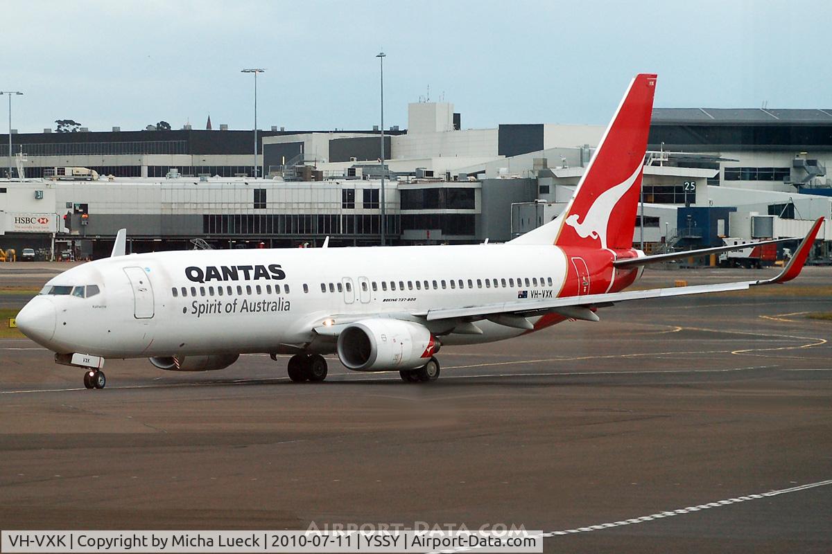 VH-VXK, 2002 Boeing 737-838 C/N 33481, At Sydney