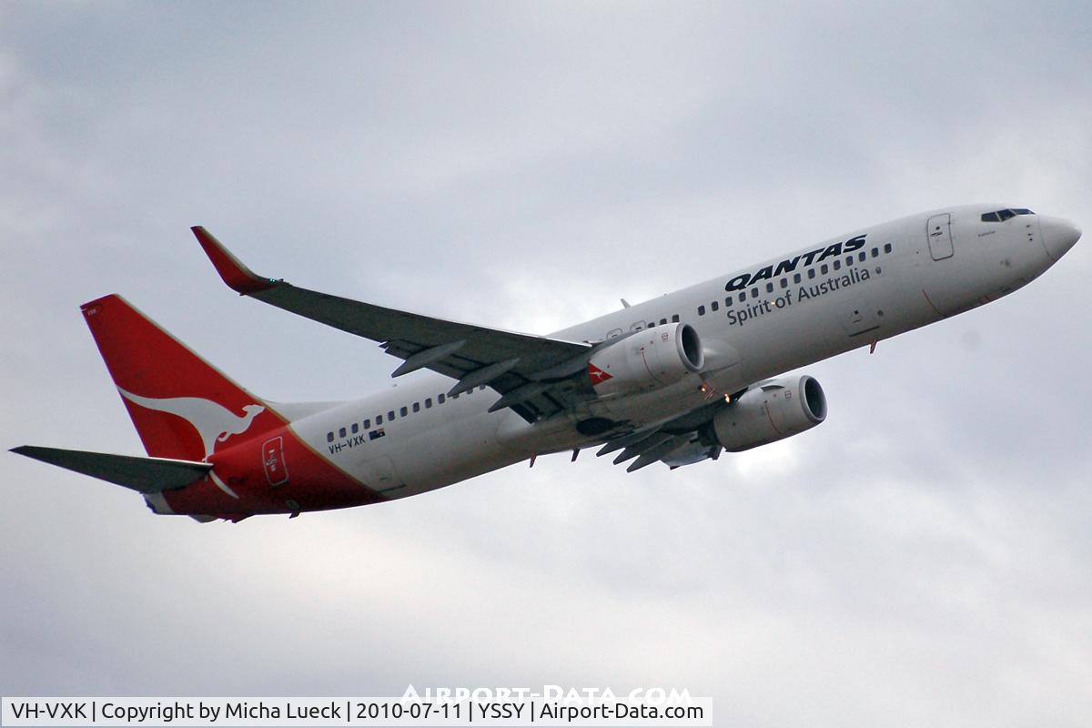 VH-VXK, 2002 Boeing 737-838 C/N 33481, At Sydney