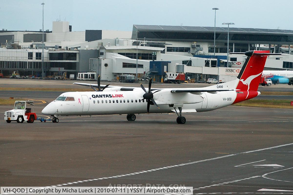 VH-QOD, 2006 De Havilland Canada DHC-8-402Q Dash 8 C/N 4123, At Sydney