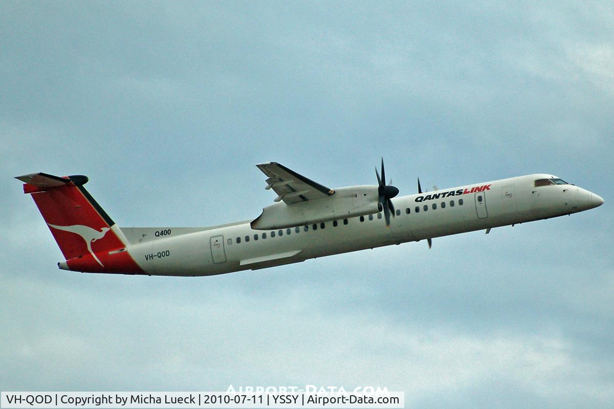VH-QOD, 2006 De Havilland Canada DHC-8-402Q Dash 8 C/N 4123, At Sydney