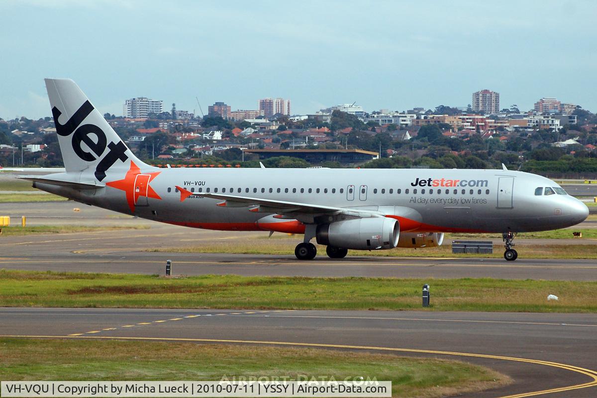 VH-VQU, 2005 Airbus A320-232 C/N 2455, At Sydney