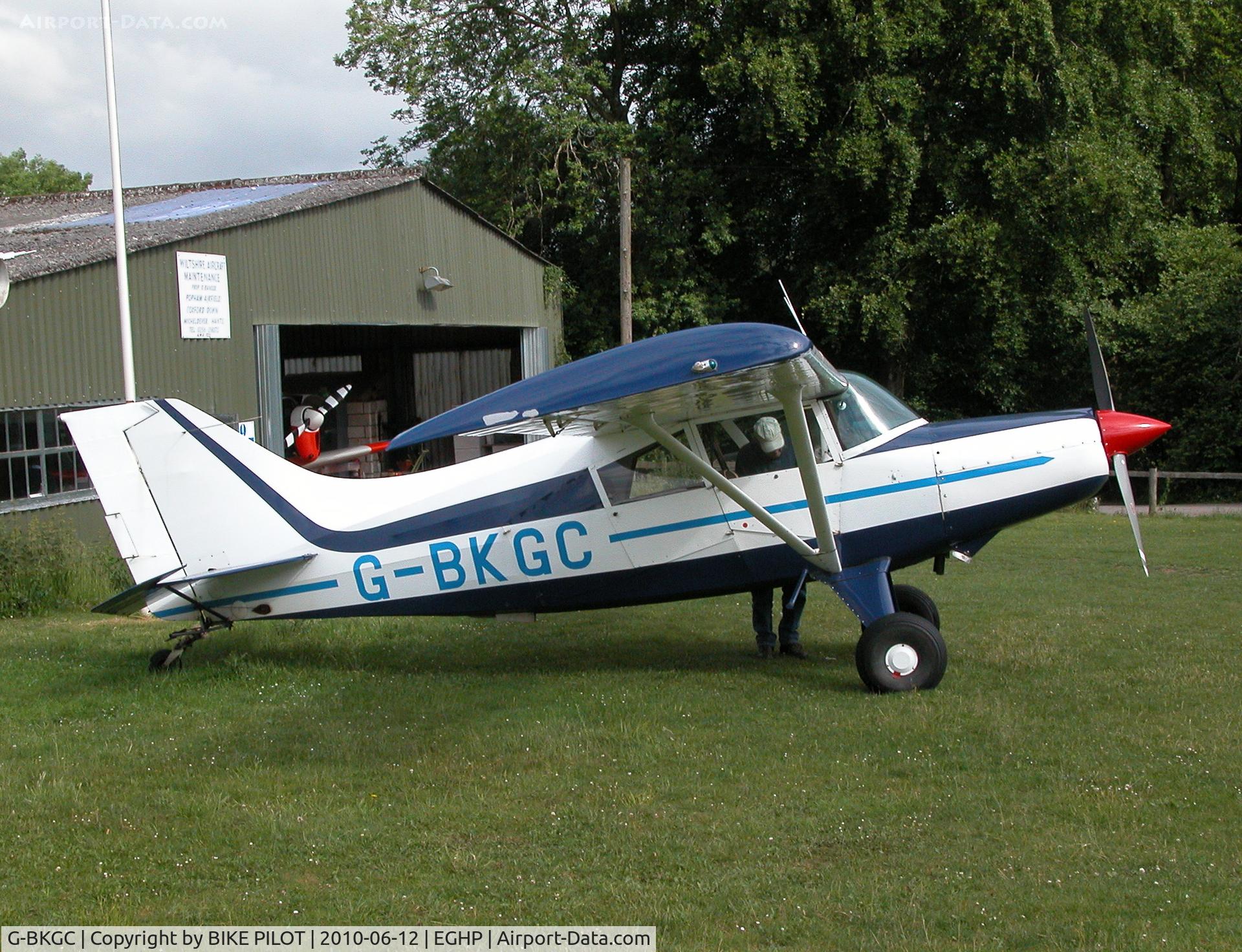 G-BKGC, 1982 Maule M-6-235 Super Rocket C/N 7413C, PREPAIRING TO DEPART AFTER  MAINTENANCE